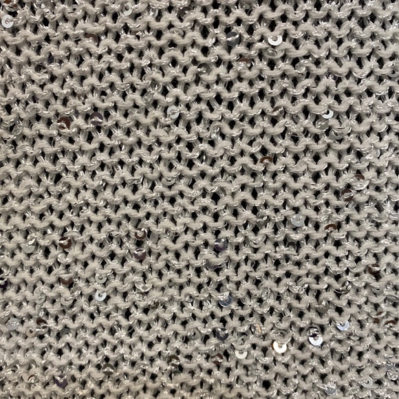 APR.9 White sequence sweater tank top. Size Small - Picture 4 of 10
